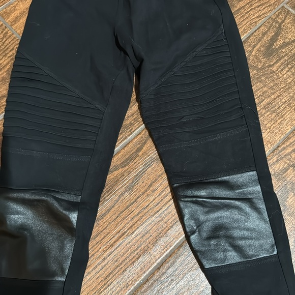 ABOUND Black Moto Leggings with Faux Leather Accents - Picture 2 of 13